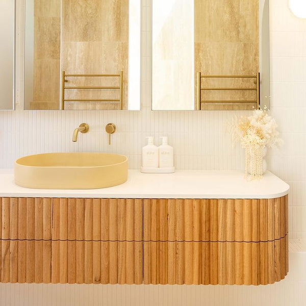 A happy, airy coastal-inspired bathroom