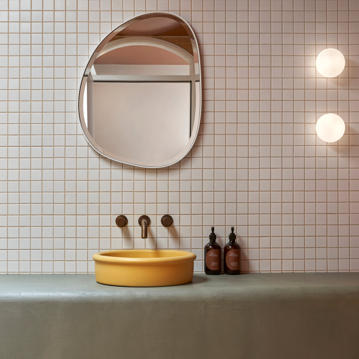Tubb in Custard – Bathroom